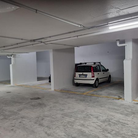 רומא Intero Appartamento Con Giardino E Parcheggio מראה חיצוני תמונה