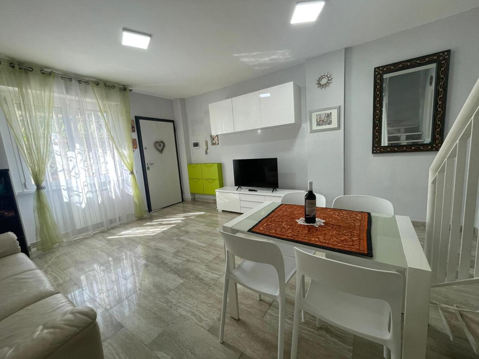 רומא Intero Appartamento Con Giardino E Parcheggio מראה חיצוני תמונה