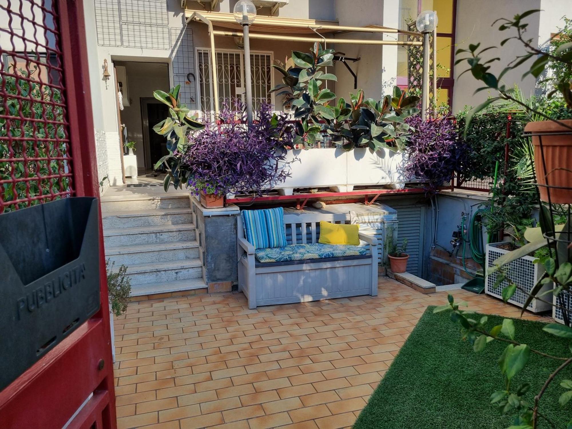 רומא Intero Appartamento Con Giardino E Parcheggio מראה חיצוני תמונה